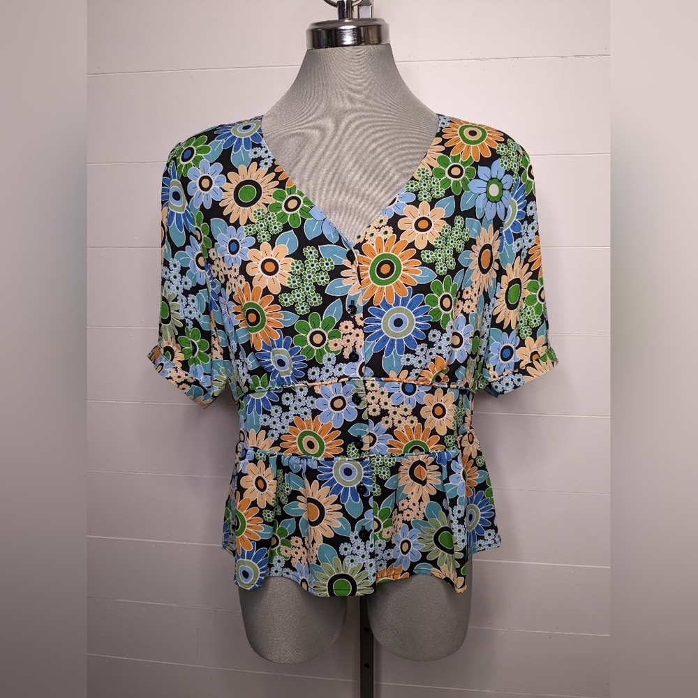 CABI Happy floral top size M - Picture 2 of 14